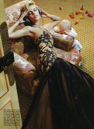 Illustration for article titled Neglectful Motherhood: So Fashionable